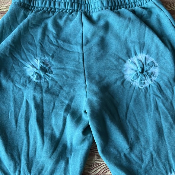 🚨LAST CHANCE🚨 Rae Dunn tie dye sweatpants in Jr Large - NWOT - Picture 13 of 15